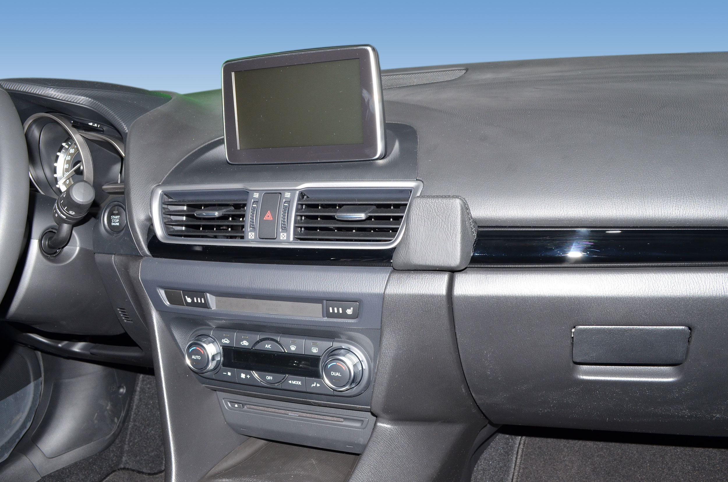 Mazda 3 (type BM) 2013-2019 Kleur: Zwart - Kuda 506x 4 - 615065
