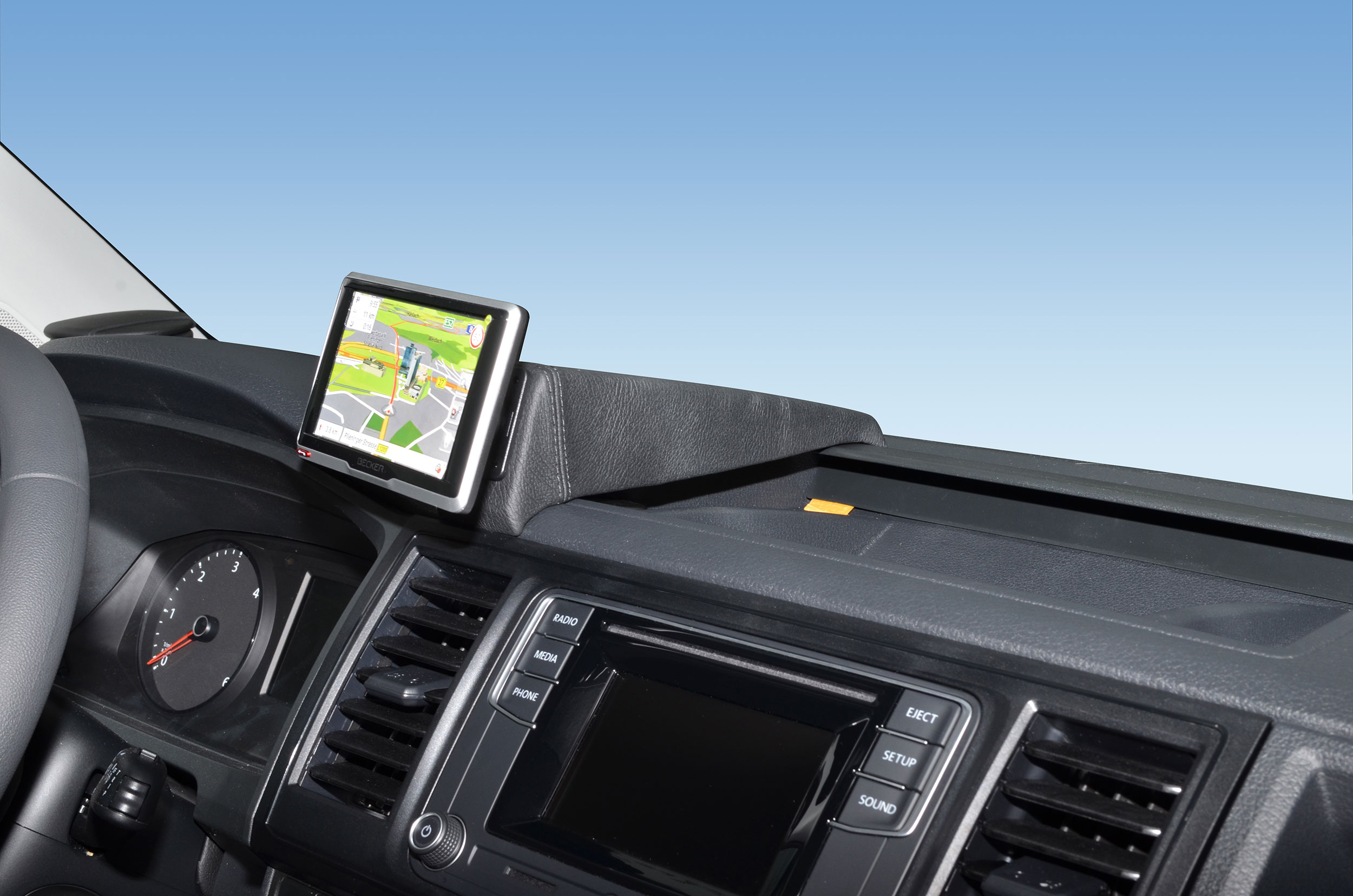 Volkswwagen T6 Transporter 2015-2019 Kleur: Zwart  - Kuda 592x 2 - 615925