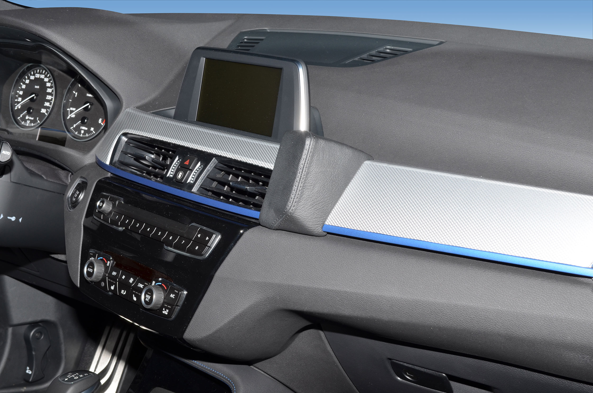 BMW X1 (F48)/ X2 (F39) 2015-2019 Kleur: Zwart - Kuda 614x 3 - 616145