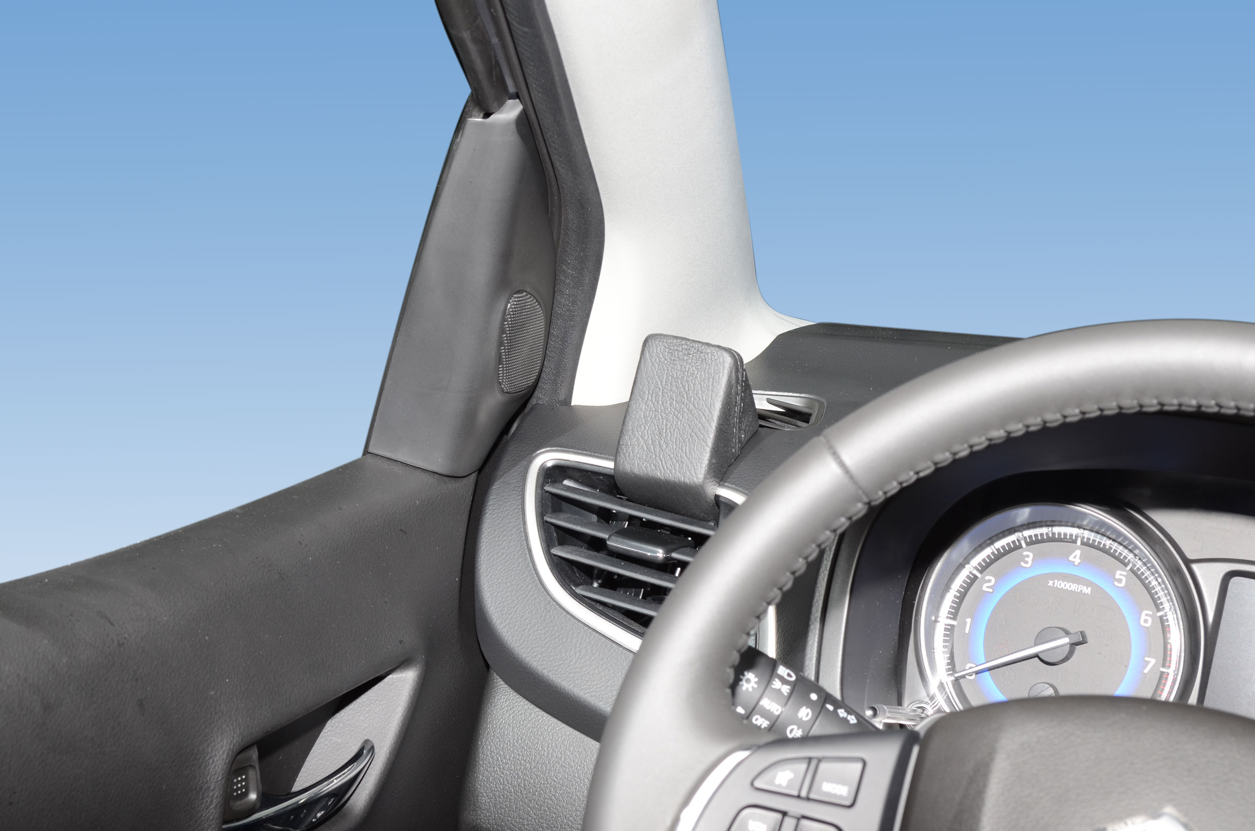 Suzuki Baleno 2015-2018 Kleur: Zwart - Kuda 718x 3 - 617185