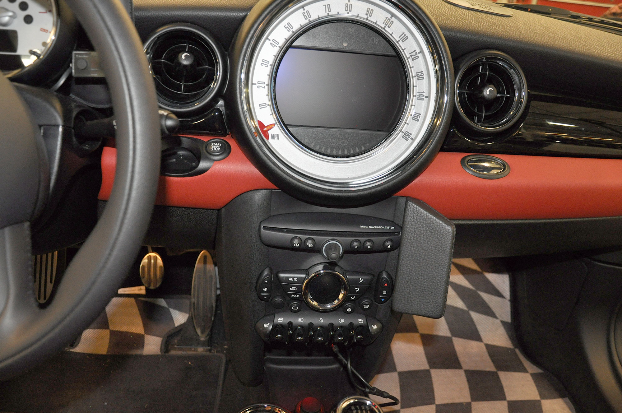 Mini Cooper/ Cubman/ One/ Roadster (R56) Kleur: Zwart - Kuda07701x 2 - 6077010