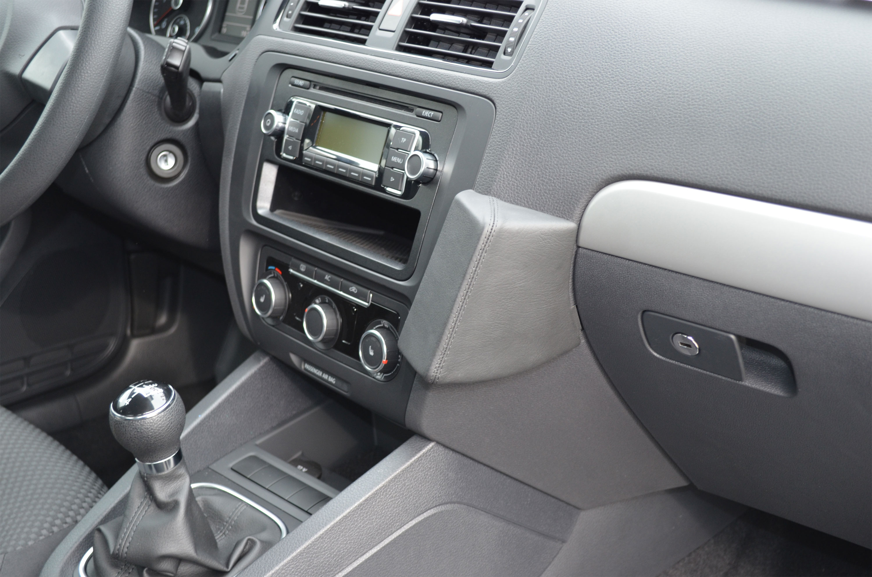 Volkswagen Jetta 03/2011-2017 Kleur: Zwart  - Kuda09679x 5 - 6096790