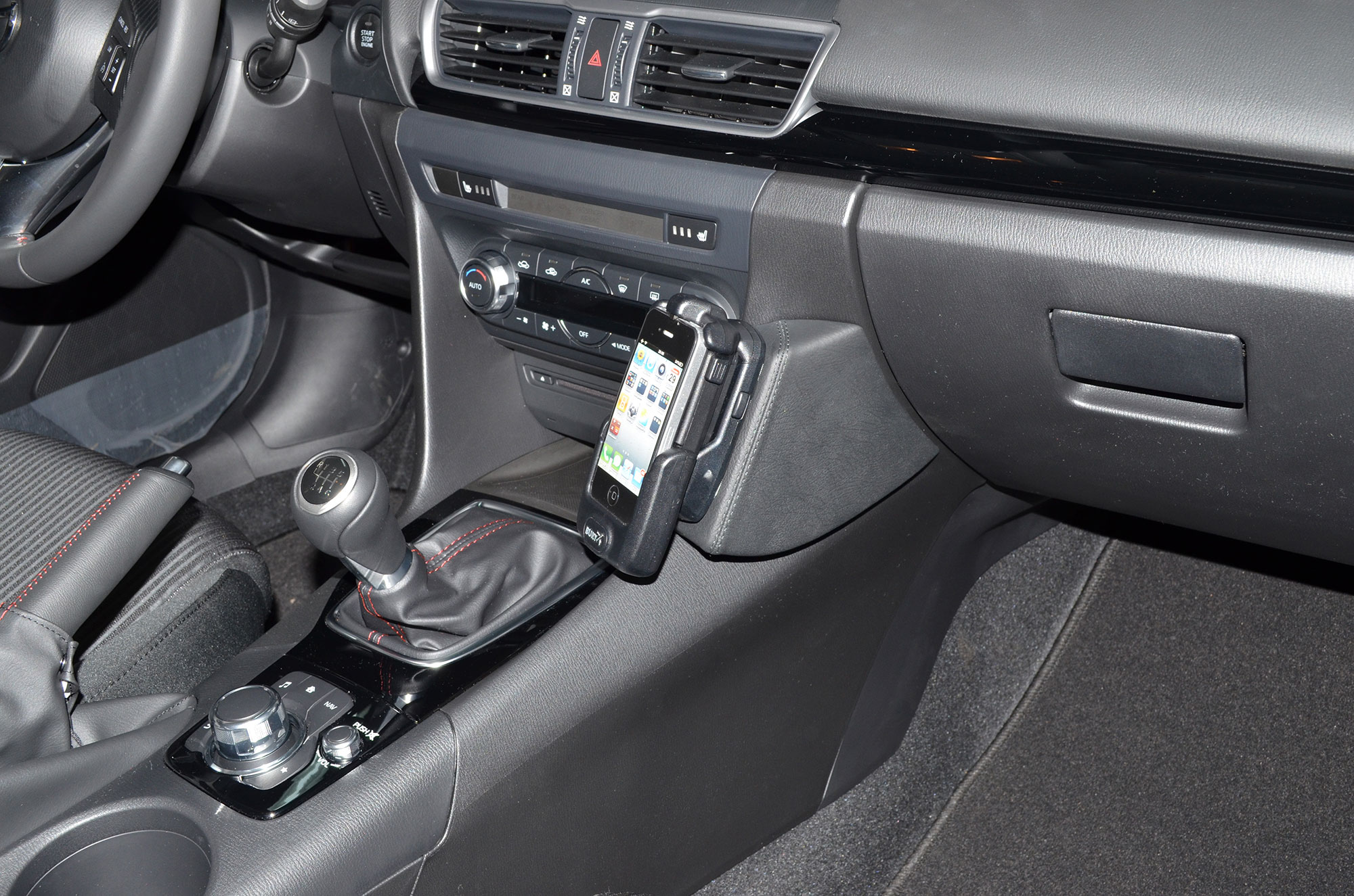 Mazda 3 (type BM) 2013-2019 Kleur: Zwart - Kuda106x 2 - 601065