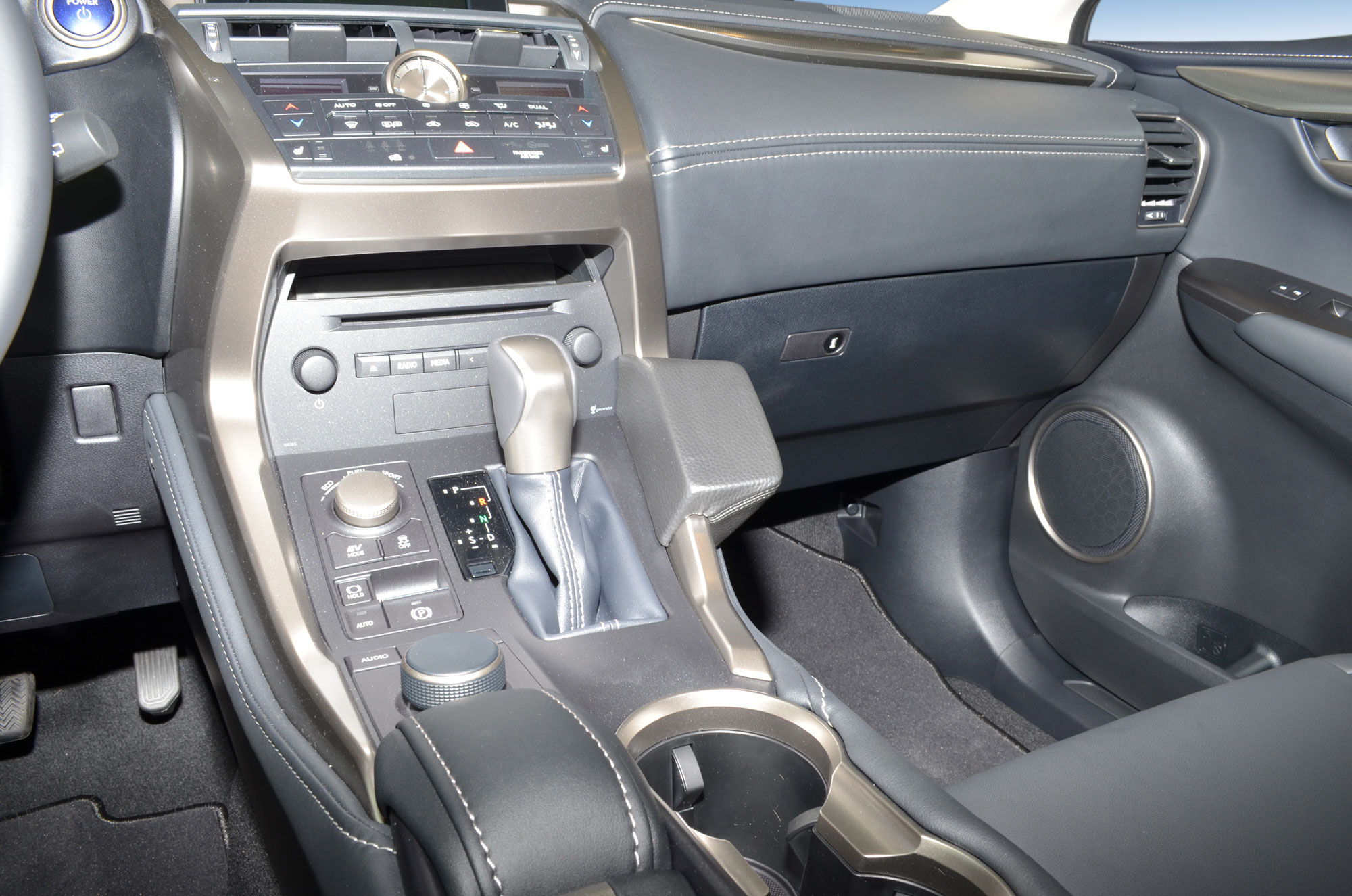 Lexus NX Serie 2014-2019 Kleur: Zwart - Kuda188x 3 - 601885