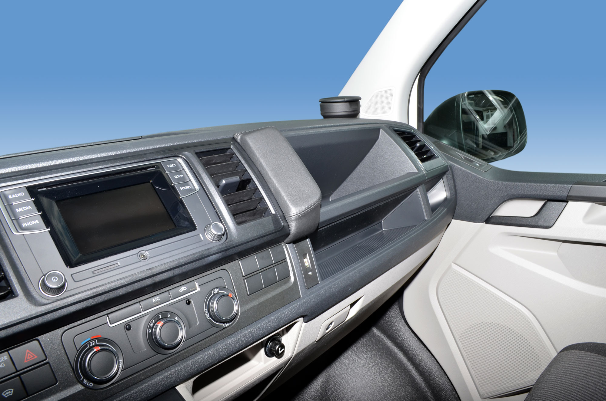 Volkswagen T6 Transporter 2010-2019 Kleur: Zwart  - Kuda190x 3 - 601905