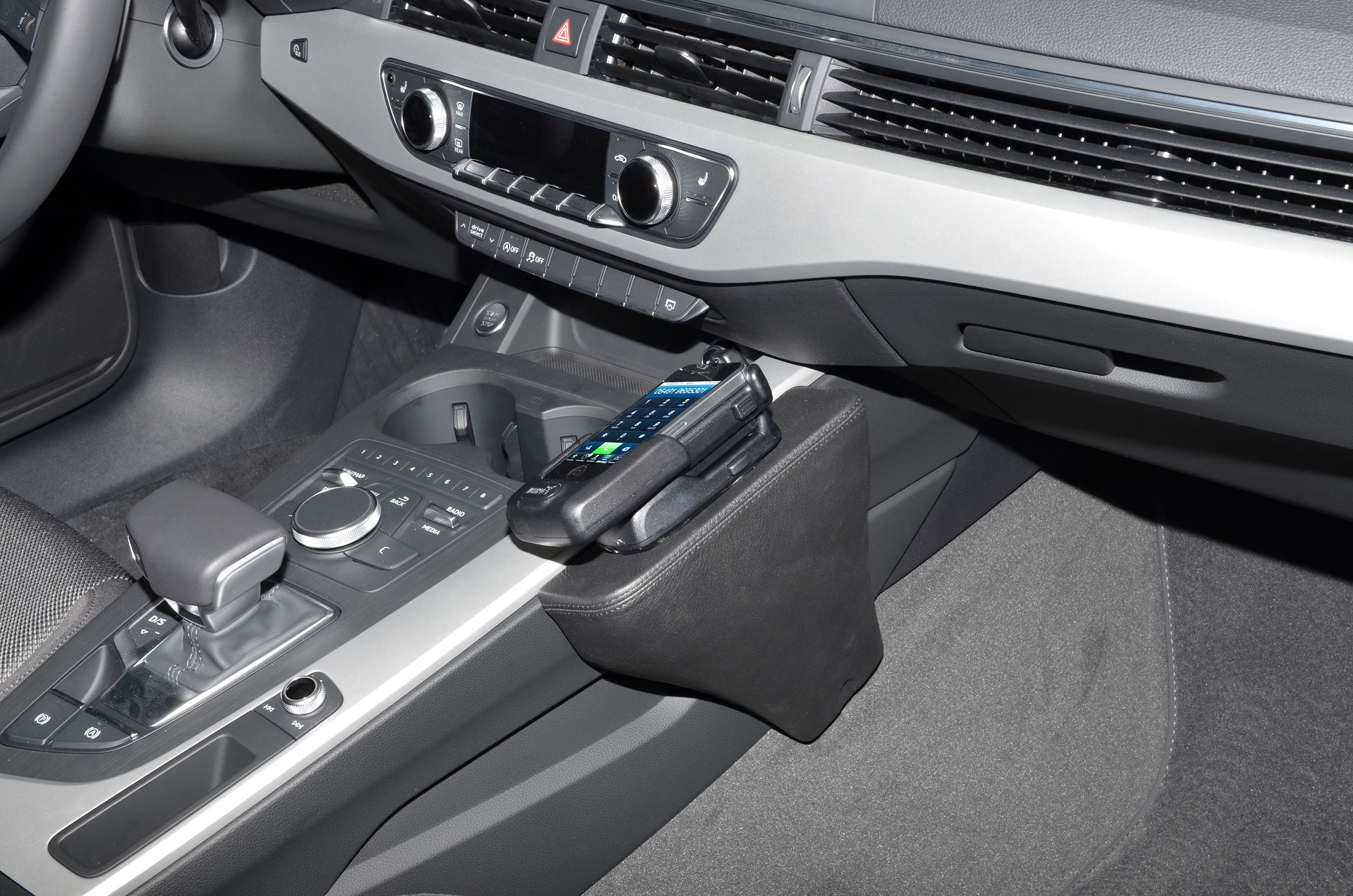 Audi A4/ A5 2015-2019 Kleur: Zwart - Kuda211x 2 - 602115