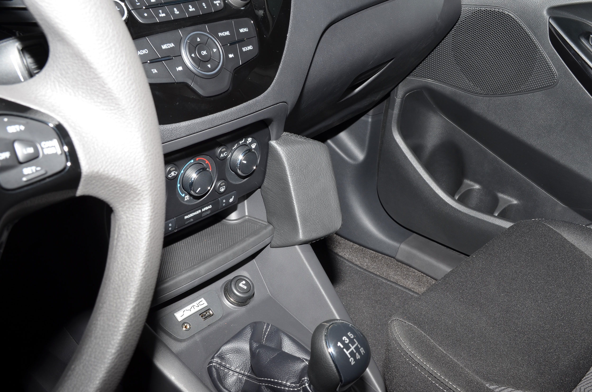 Ford Ka+ 09/2017-2019 Kleur: Zwart - Kuda300x 4 - 603005