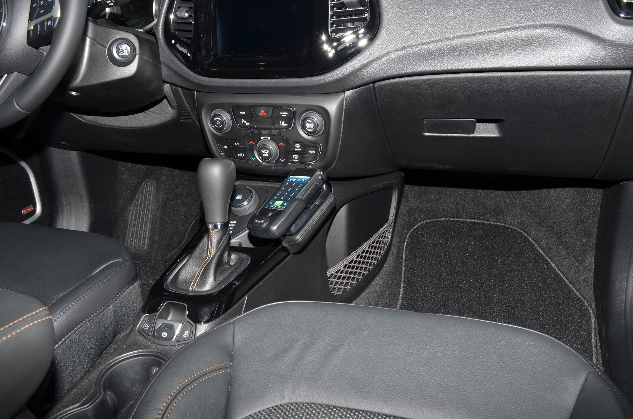 Jeep Compass 08/2017-2019 Kleur: Zwart - Kuda302x 2 - 603025