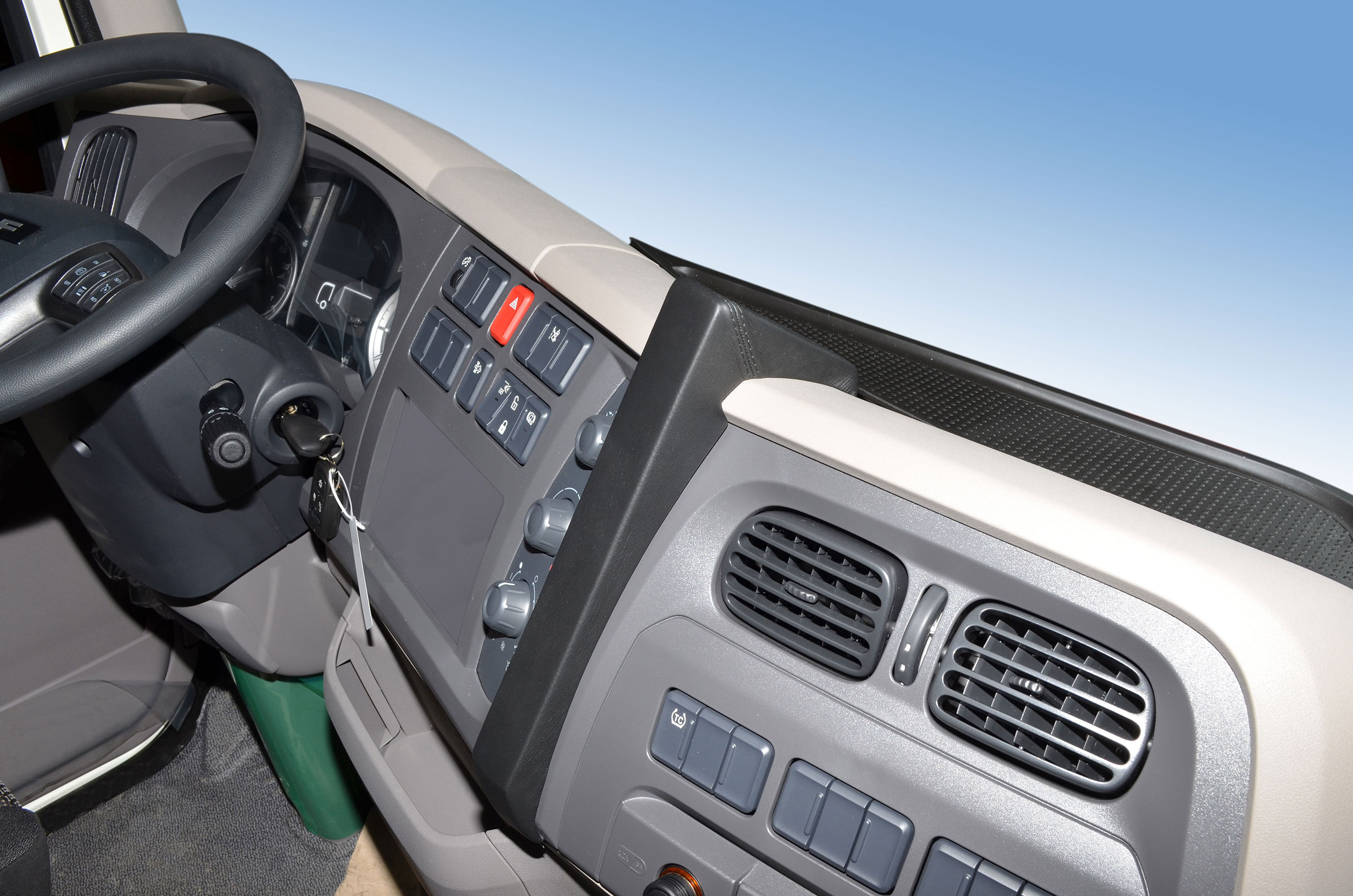 DAF LF (Euro 6) 2014-2019 Kleur: Zwart - Kuda304x 3 - 603045