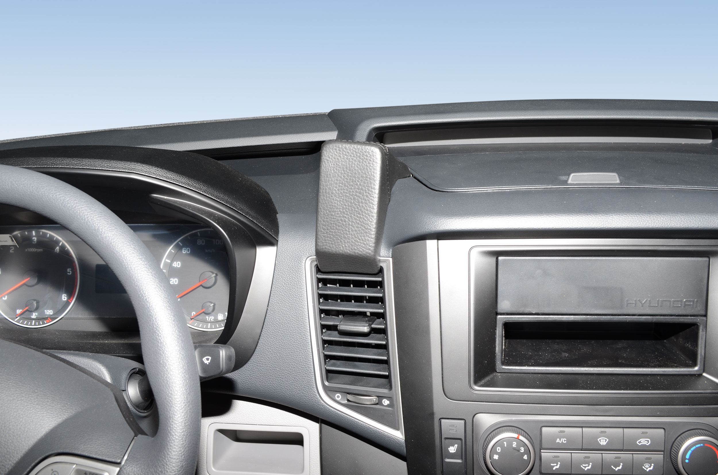 Hyundai H350 2014-2019 Kleur: Zwart - Kuda310x 3 - 603100