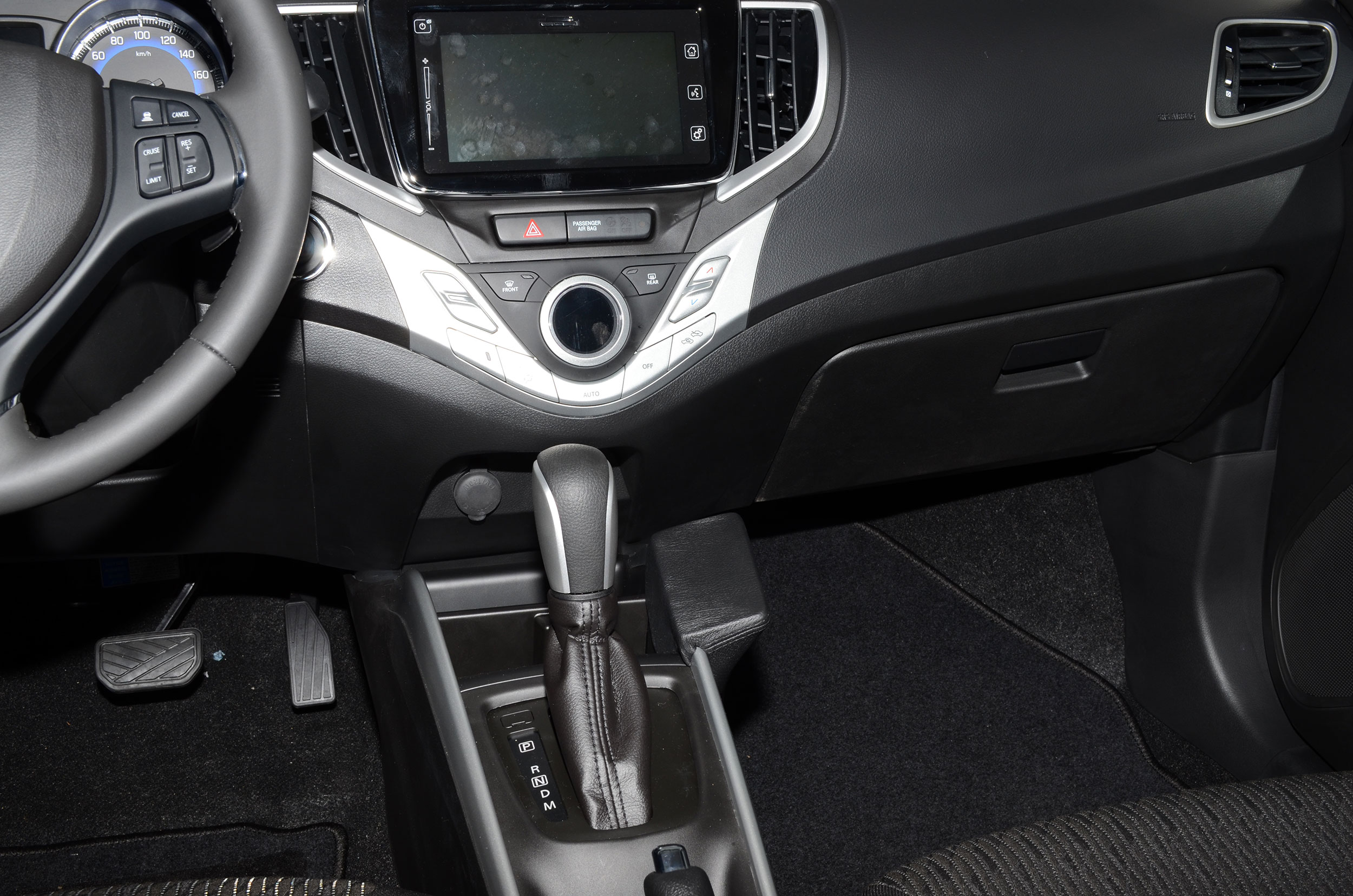 Suzuki Baleno 2015 Kleur: Zwart - Kuda318x 3 - 603180