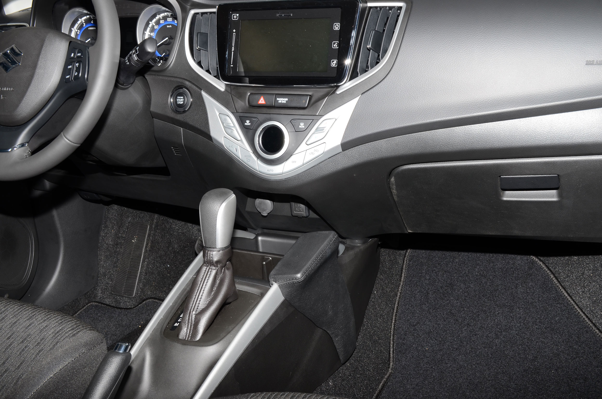 Suzuki Baleno 2015 Kleur: Zwart - Kuda318x 4 - 603180