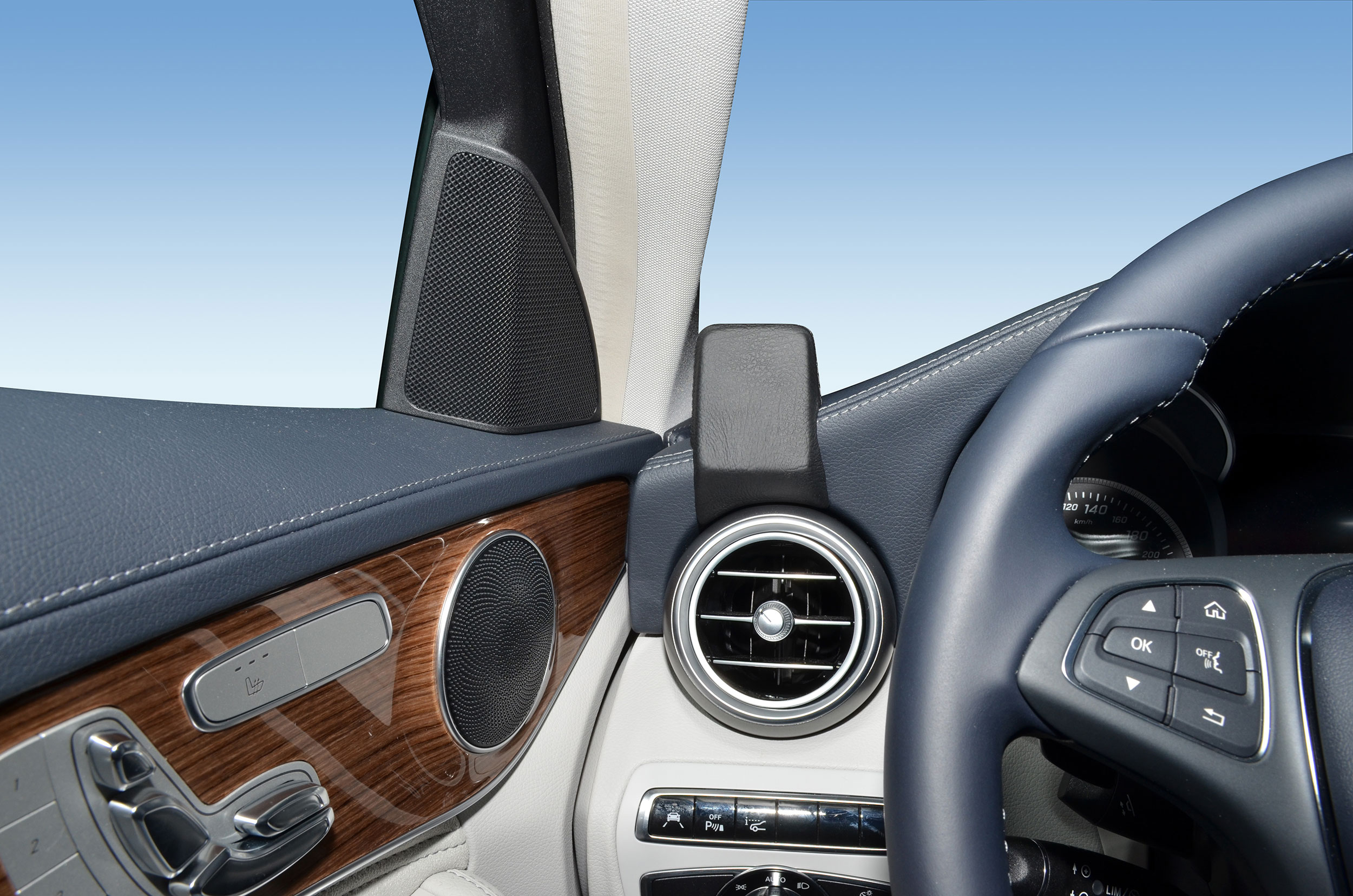 Mercedes Benz C-Klasse (W205) / GLC-Klasse 2015-2019 Kleur: Zwart - Kuda533x 3 - 615335