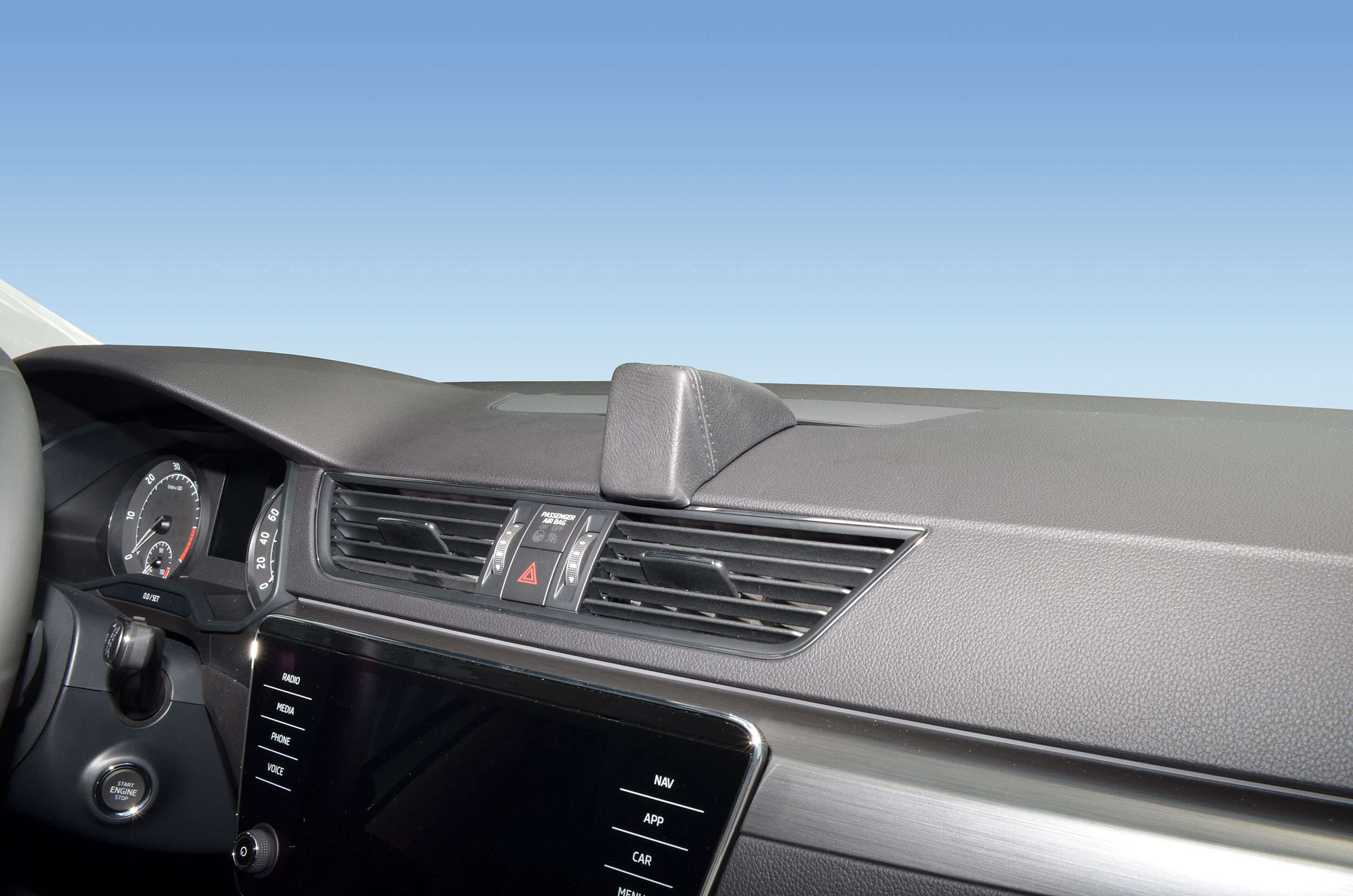 Skoda Superb 2015-2019 Kleur: Zwart  - Kuda605x 4 - 616055