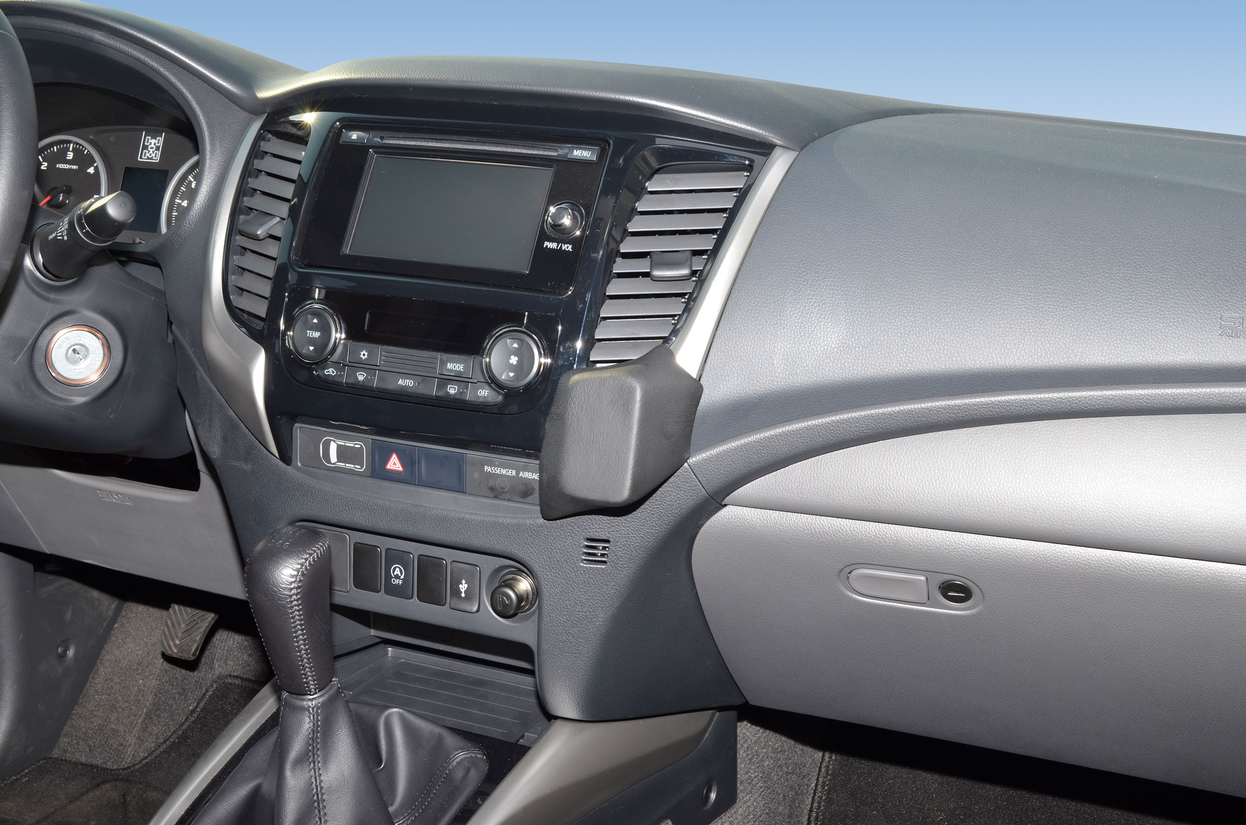 Mitsubishi L200 10/2015-2019 Kleur: Zwart - Kuda628x 3 - 616285