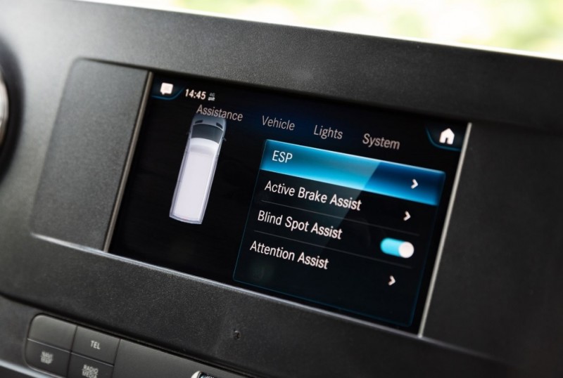 Voor & achter Camera interface Mercedes-Benz MBUX (7" & 10.25")  - Mbux 2 - NI.RC-MB-MBUX